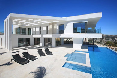 Photo of a contemporary house exterior in Alicante-Costa Blanca.
