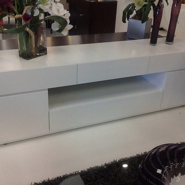 2719 MH TV Stand