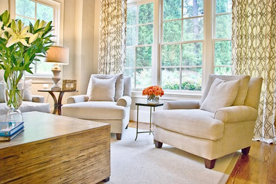 Atlanta: Relaxed Modern Classic Family Room