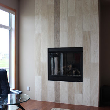 Beige Vein-Cut Plank Fireplace Wall Installation