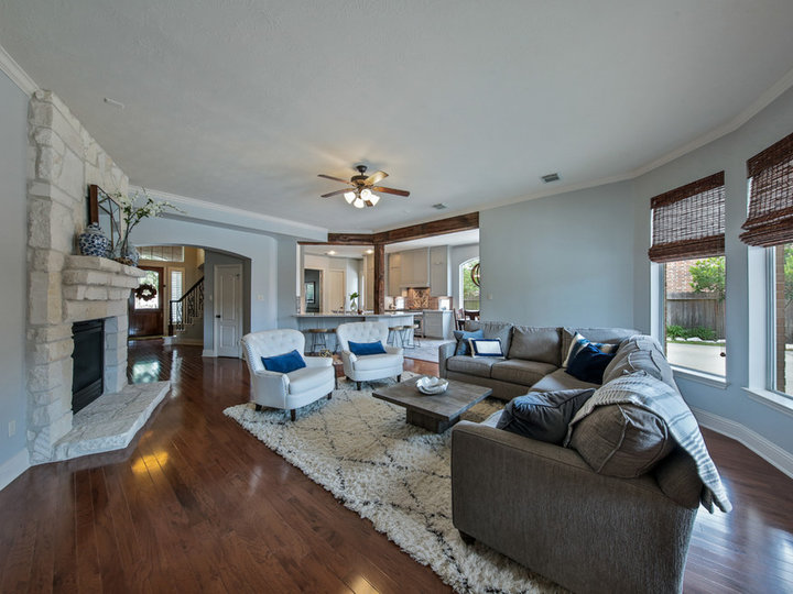 Transitional Family Room - Family Room