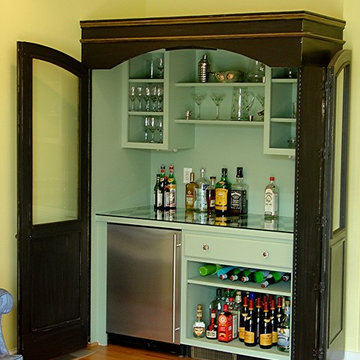 Built-in Hide-A-Bar