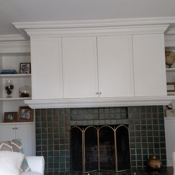 Built-In White Cabinet