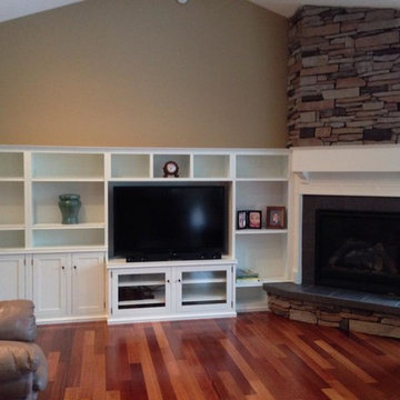 Builtin TV Unit and Fireplace Mantle