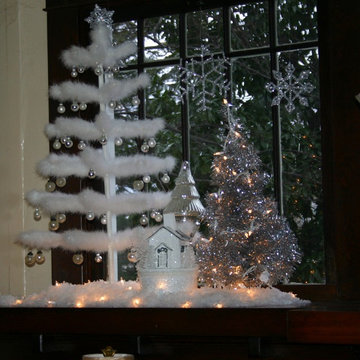 Christmas mantel 2009