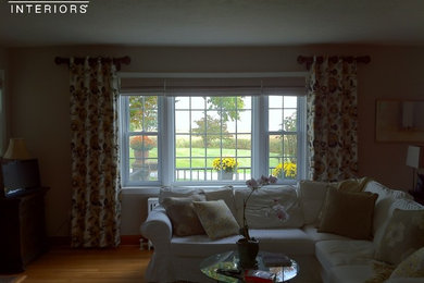 Cottage chic family room photo in Baltimore