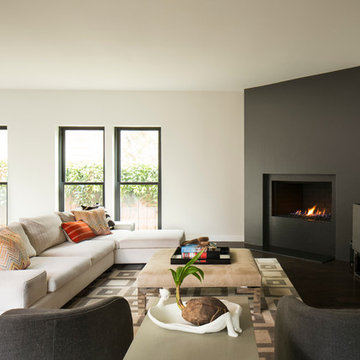 Contemporary Warmth: Highland Park Residence