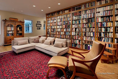 Inspiration for a timeless enclosed family room library remodel in DC Metro