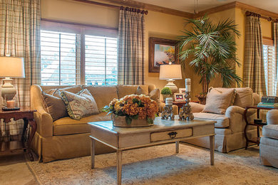 Example of a classic family room design in Little Rock