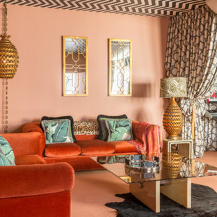 Mittelgroßes, Offenes Stilmix Musikzimmer mit oranger Wandfarbe, Teppichboden und orangem Boden in Los Angeles
