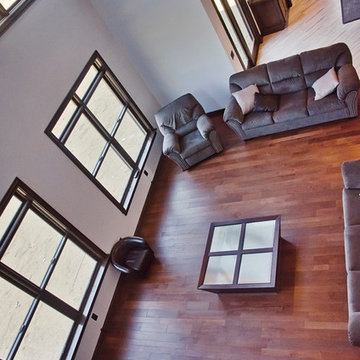 Family Room Windows and Hardwood Flooring