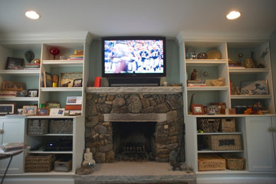 Family room - traditional family room idea in Boston