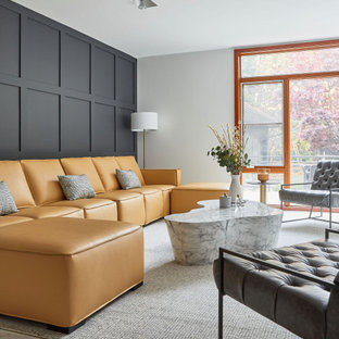 Großes, Abgetrenntes Modernes Wohnzimmer mit schwarzer Wandfarbe, Porzellan-Bodenfliesen, weißem Boden und vertäfelten Wänden in Toronto