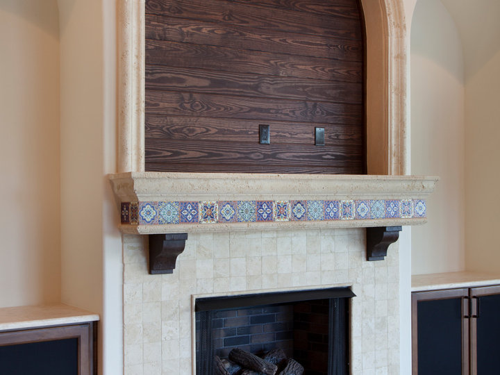 Family Room - Mediterranean Family Room