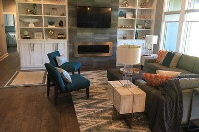Transitional family room photo in Omaha