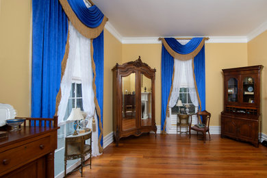 Ornate family room photo in Atlanta