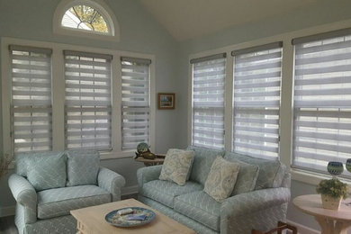 Beach style family room photo in Cleveland