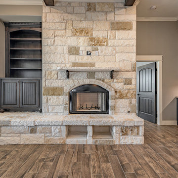 Industrial farmhouse Family Room