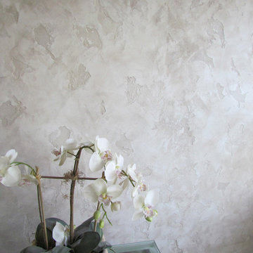 Intonachino Venetian Plaster Walls in a Family Room