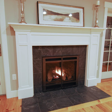 Lakefront Cottage-Fireplace