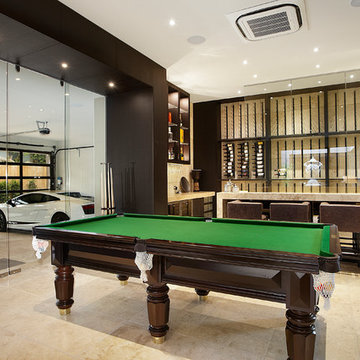 LARGE CONTEMPORARY FAMILY HOME