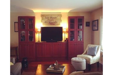 Transitional family room photo in New York