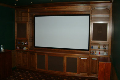 Home theater - traditional home theater idea in New York
