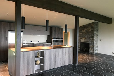 Modern Kitchen / Family Room