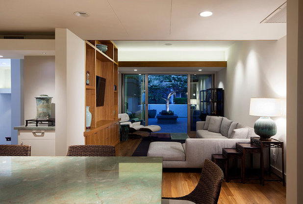 Modern Family Room by Peter Vincent Architects