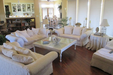 Elegant family room photo in Sacramento