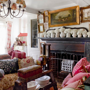 My Houzz: Layers of Patina and an Artist’s Touch in a New York Colonial