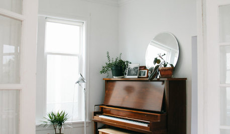 My Houzz: Artwork and Vintage Finds Decorate a Farmhouse in Seattle