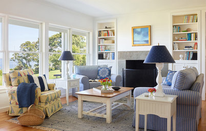 Houzz Tour: Crisp White Highlights the Views in This Coastal Home