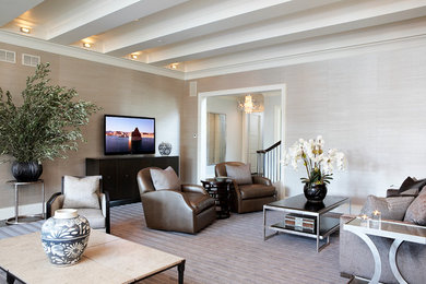 Источник вдохновения для домашнего уюта: изолированная гостиная комната среднего размера в стиле неоклассика (современная классика) с бежевыми стенами, ковровым покрытием, отдельно стоящим телевизором и разноцветным полом
