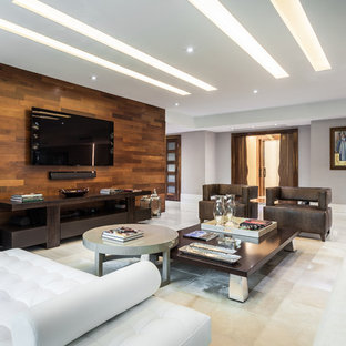 Großes, Offenes Modernes Wohnzimmer ohne Kamin mit Wand-TV, weißer Wandfarbe und Linoleum in Miami