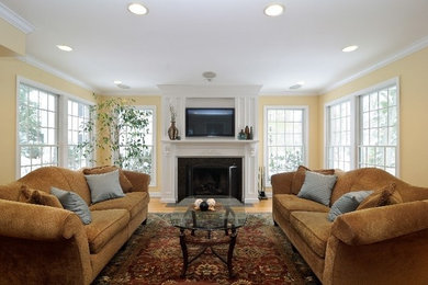 Elegant family room photo in Chicago