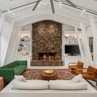 75+ Wohnzimmer mit weißem Boden und Holzdielendecke Ideen & Bilder