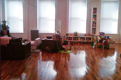 Family room - modern family room idea in New York