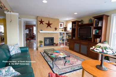 Example of an arts and crafts family room design in Minneapolis