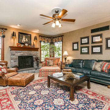 Traditional Living/Family Rooms