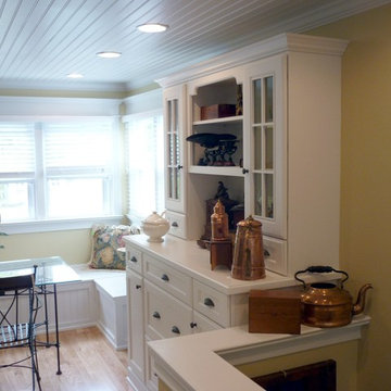 Very small white kitchen in Deerfield, IL