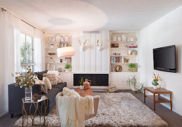 Scandinavian Family Room by WAKE + LOOM  DESIGN