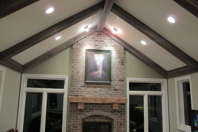 Mountain style family room photo in Chicago