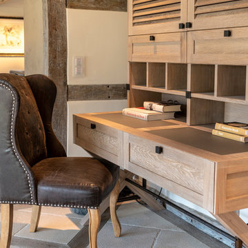 Möbel Design, Sekretär in einem luxuriösem modernem Bauernhaus