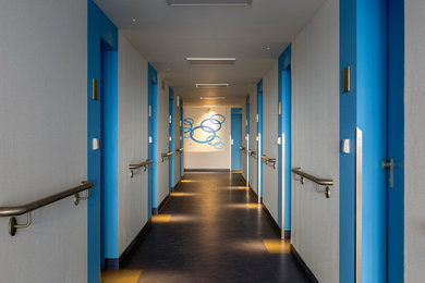 Hallway - traditional hallway idea in Dresden
