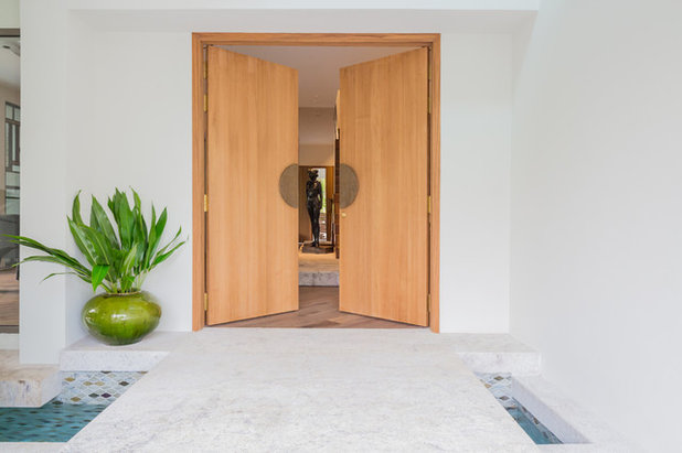 Contemporary Entrance by Todd Beltz Photography