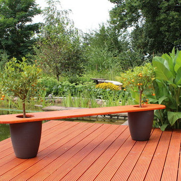 Garten - Bank auf Teichdeck