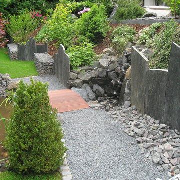 Gartenanlage mit Basaltplatte, Saarland