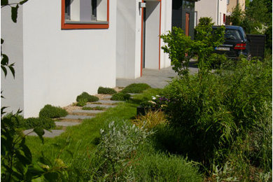 Photo of a contemporary garden in Dresden.