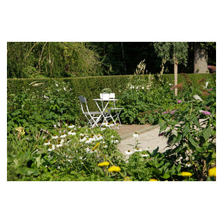 Landhausgarten mit Boulebahn und Pool Country Garden Other by
